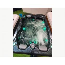 ‼️ 3 persoons jacuzzi NIEUWSTAAT NIEUWSTE MODEL BALBOA