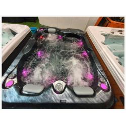 ‼️ 3 persoons jacuzzi NIEUWSTAAT NIEUWSTE MODEL BALBOA