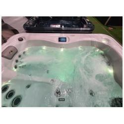 all seas spa 3 persoons????DUURSTE MERK SPAS TER WERELD