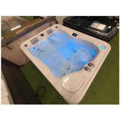 all seas spa 3 persoons????DUURSTE MERK SPAS TER WERELD