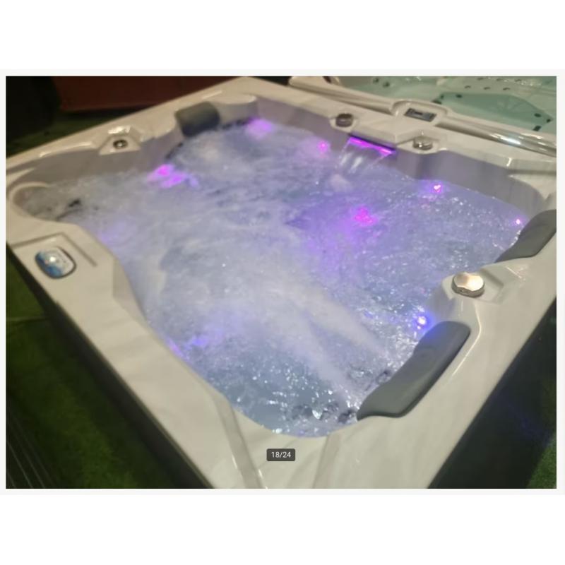 Amerikaanse spa ‼️Infinitas spa‼️prachtige 3 pers jacuzzi ‼️