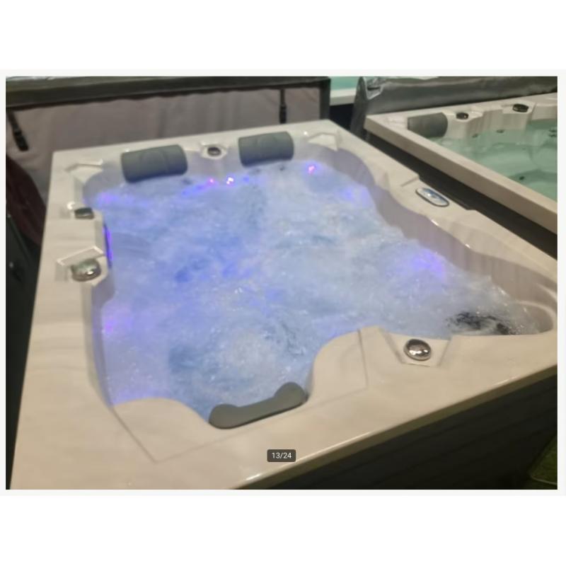 Amerikaanse spa ‼️Infinitas spa‼️prachtige 3 pers jacuzzi ‼️