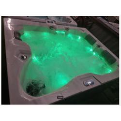 Amerikaanse spa ‼️Infinitas spa‼️prachtige 3 pers jacuzzi ‼️