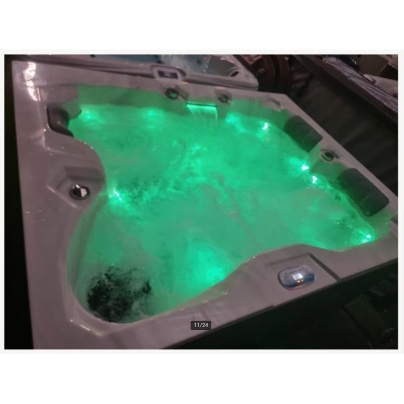 Amerikaanse spa ‼️Infinitas spa‼️prachtige 3 pers jacuzzi ‼️
