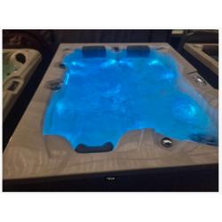Amerikaanse spa ‼️Infinitas spa‼️prachtige 3 pers jacuzzi ‼️
