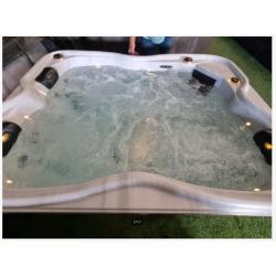 3 persoons jacuzzi nieuwste model VANDAAG NOG BEZORGD