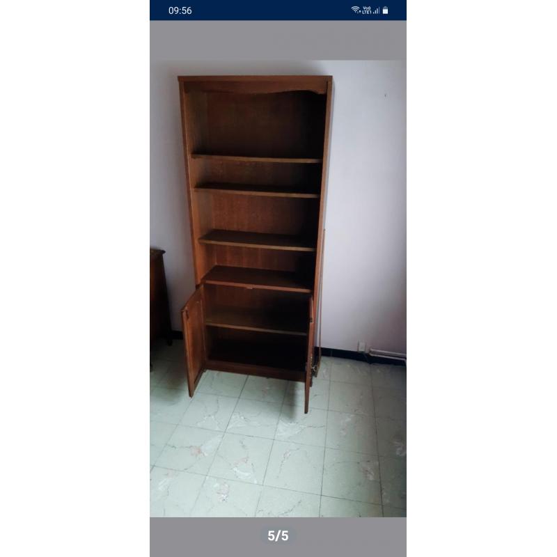 Boekenkast te koop