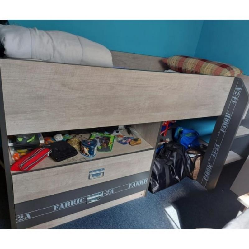 Bed  te koop