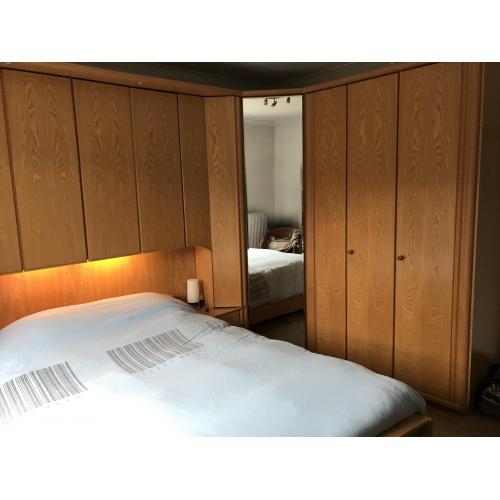 Hoekslaapkamer met bovenbouw