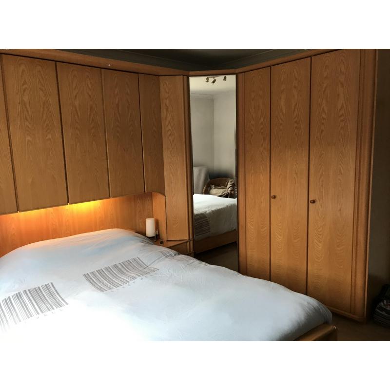Hoekslaapkamer met bovenbouw