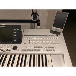 KEYBOARD YAMAHA XXL TYROS4