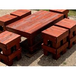 Voor in tuin 6 Krukjes, Tafel en bijzettafeltje