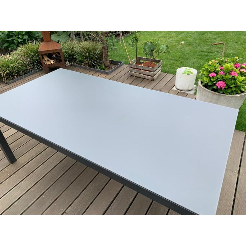 Terrastafel, stoelen en kussens