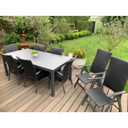 Terrastafel, stoelen en kussens
