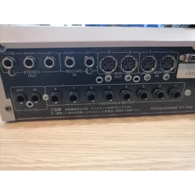 Akai MPC2000XL Sampler/Sequencer