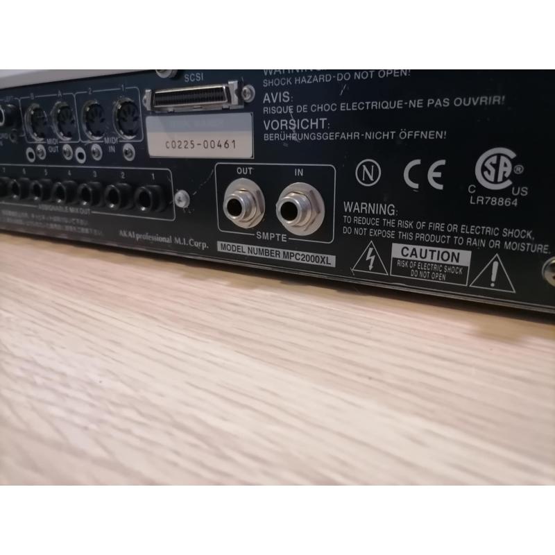 Akai MPC2000XL Sampler/Sequencer