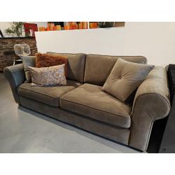 2.5 zit bank Clarisse Ca.100x240x100cm €649,-