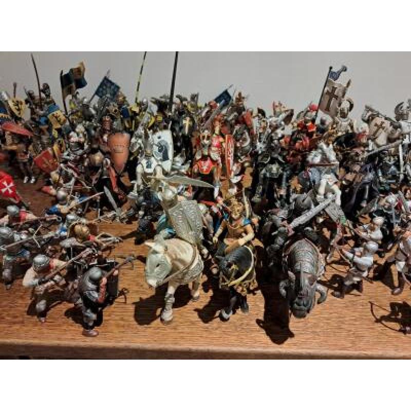 Grote unieke collectie Schleich ridders (> 130 stuks)   kasteel  .....