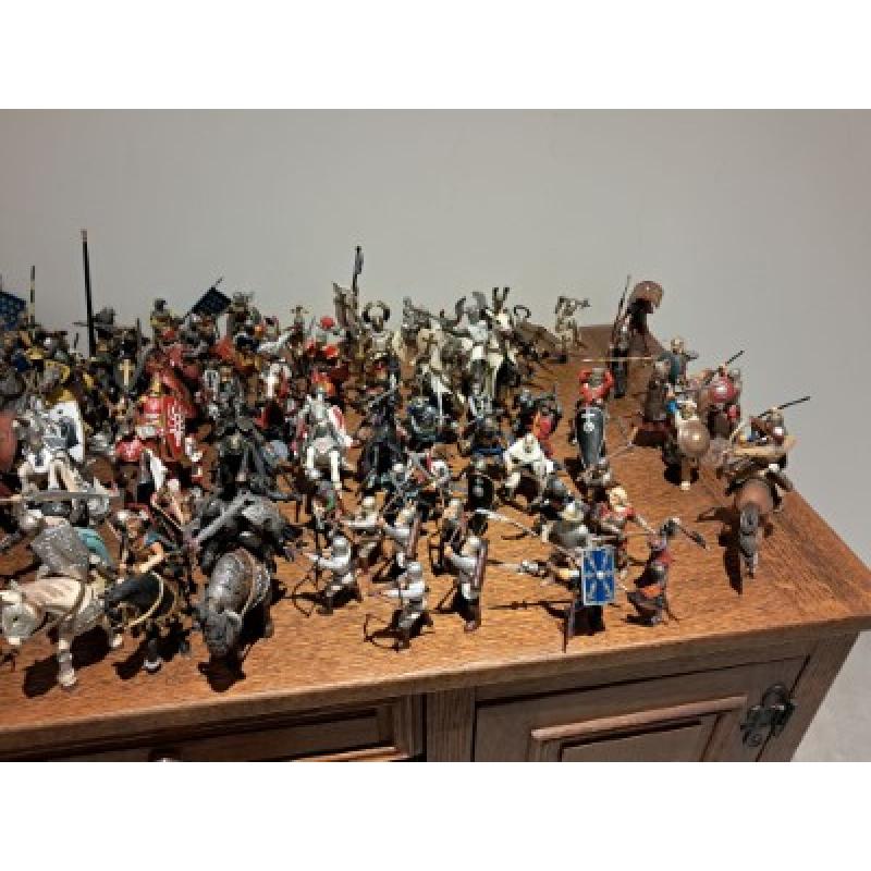 Grote unieke collectie Schleich ridders (> 130 stuks)   kasteel  .....