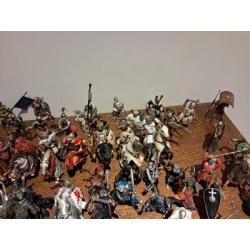 Grote unieke collectie Schleich ridders (> 130 stuks)   kasteel  .....