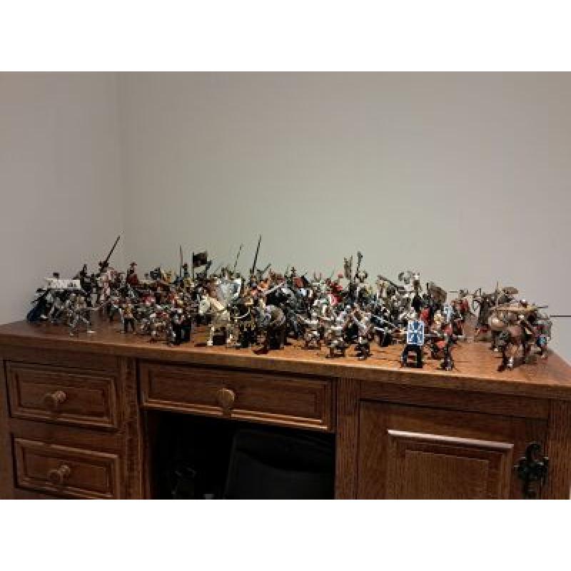 Grote unieke collectie Schleich ridders (> 130 stuks)   kasteel  .....