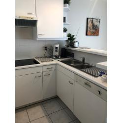 Nieuwpoort vakantie nieuw ingericht appartement met garage, dijk op 90m