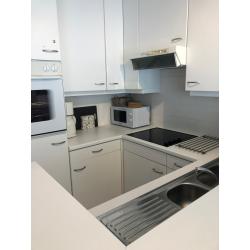 Nieuwpoort vakantie nieuw ingericht appartement met garage, dijk op 90m