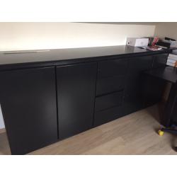 buffetkast   barkast   eettafel