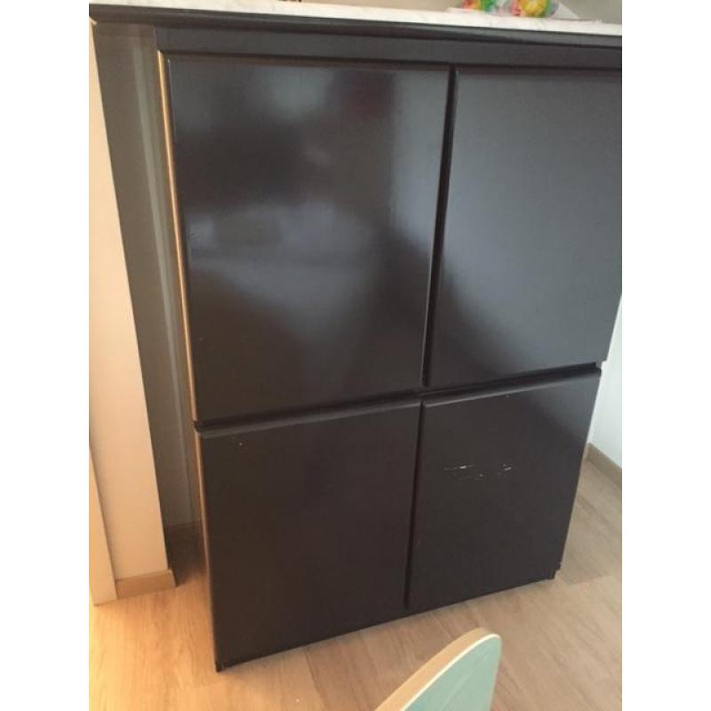 buffetkast   barkast   eettafel