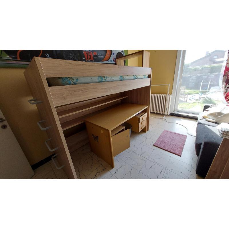 Svärta hoogslaper en bureau (Ikea)