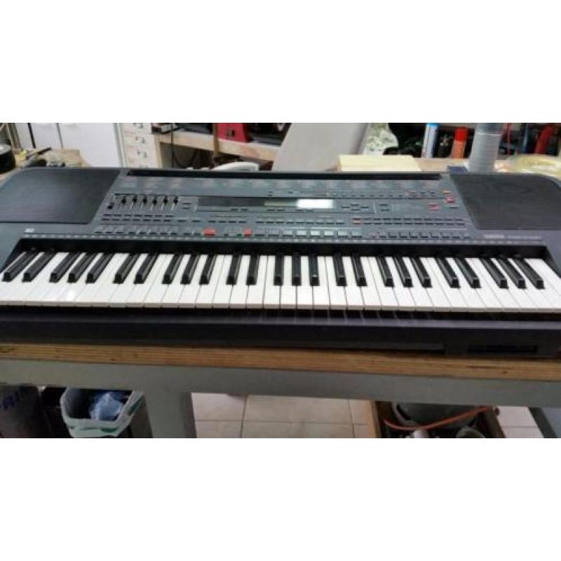 Yamaha PSR 5700