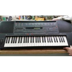 Yamaha PSR 5700