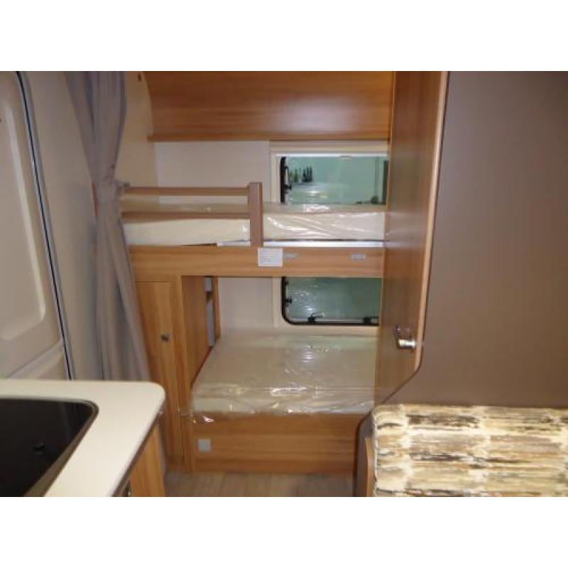 Sterckeman 470 starlett met stapelbed