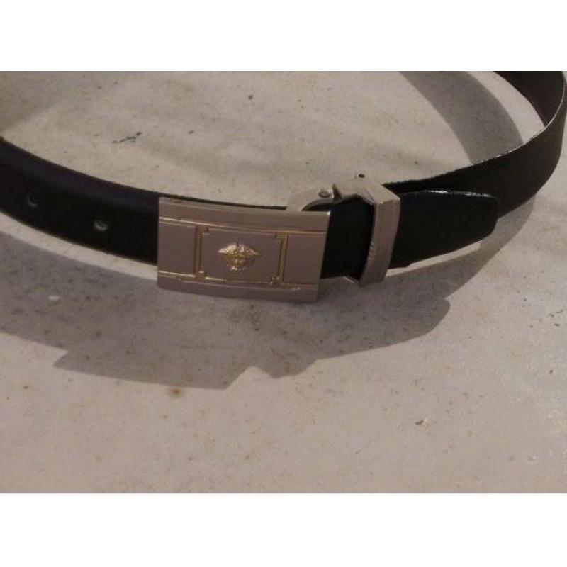 Zilveren Ceintuur Schubpatroon   Zilveren Ceintuur Schubpatroon Totale lengte: 120 cm Buik: 100 - 110 cm Breed: 2 cm  