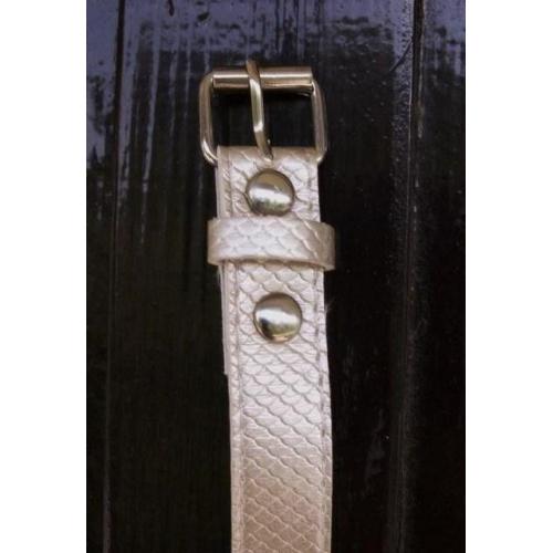 Rood Witte SchuifCeintuur   Rood Witte SchuifCeintuur Totale lengte: 117 cm Breedte: 4 cm 