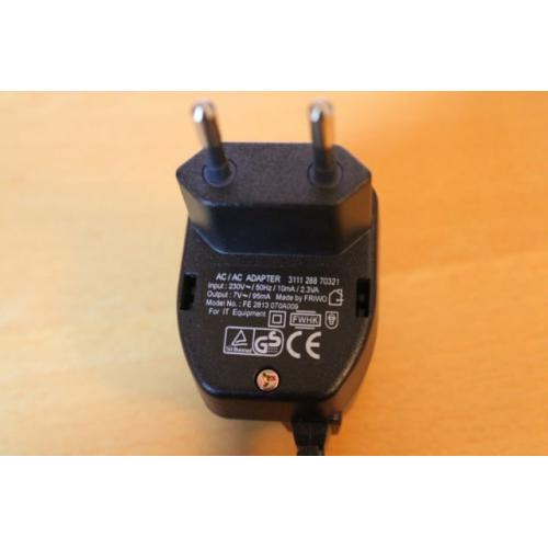 Philips Oplader/Adapter 6v-0,5a   Philips Oplader Adapter Model JOD-SWR-07340 Input 100-240V Output 6V-0.5mA gelijkstroom connect