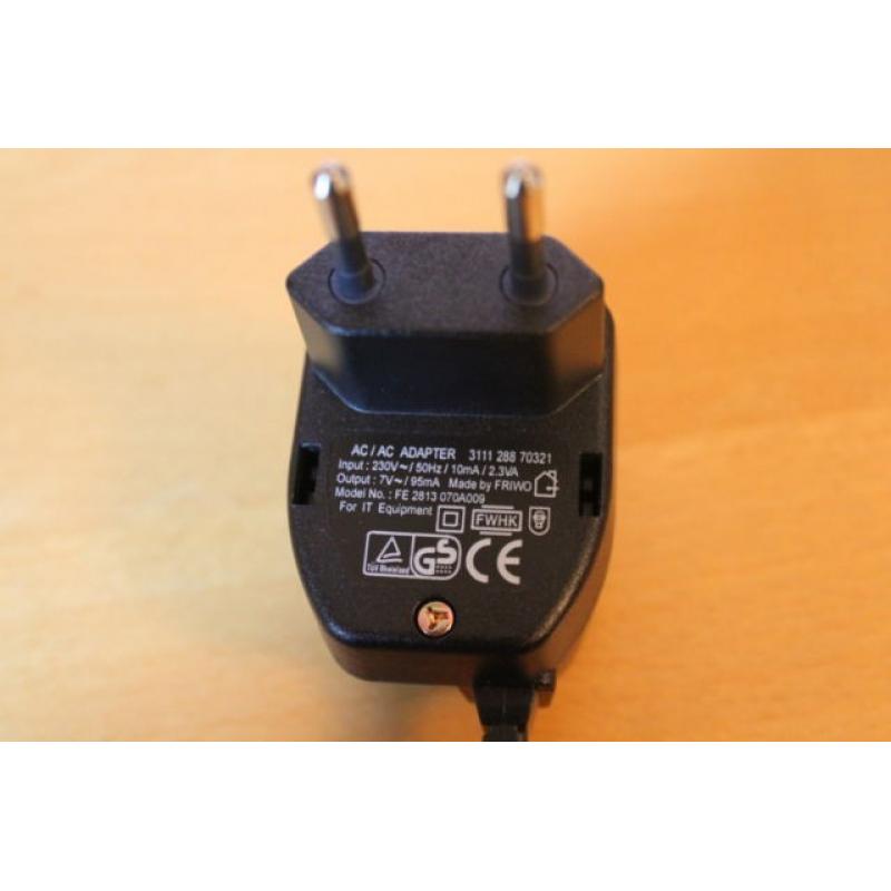 Philips Oplader/Adapter 6v-0,5a   Philips Oplader Adapter Model JOD-SWR-07340 Input 100-240V Output 6V-0.5mA gelijkstroom connect