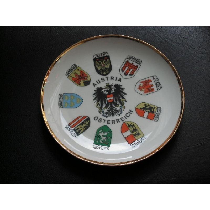 Bord Oostenrijk dia 19,5 cm   Bord Oostenrijk dia 19,5 cm doos 47 1406 foto 2592-2593 