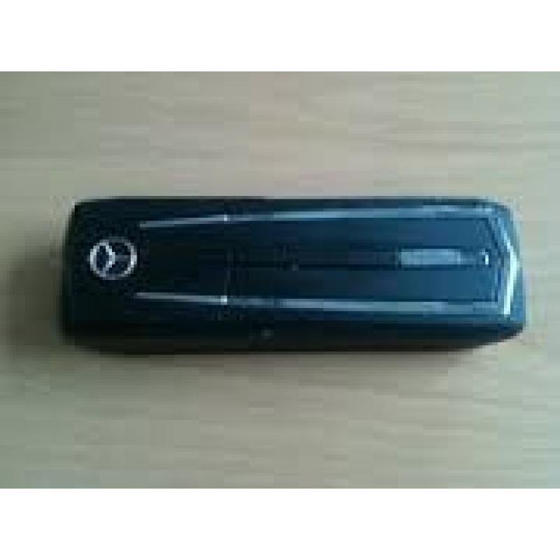 I-phone 3G cradle   I-phone 3G cradle voor Mercedes 
