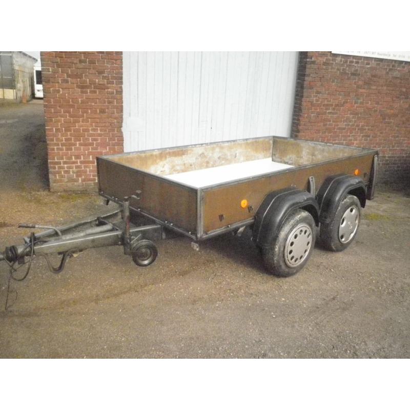 Aanhanger/motorkar   Nette aanhanger banden zijn goed en alles werkt Goed. Te gebruiken als motor kar en als gewone a