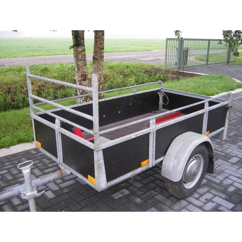 Nette aanhangwagen met demontabele huif  Auto onderdelen en diversen > Aanhangers Kenmerken: Conditie: Gebruikt Levering: Ophalen Soort: 