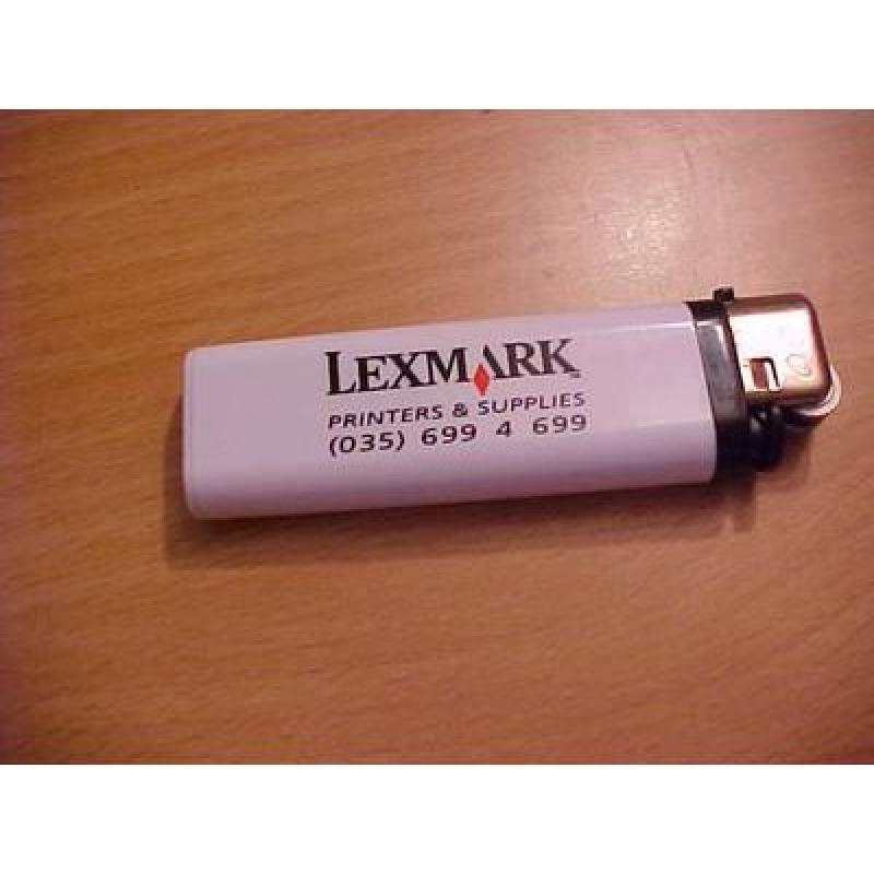 ZIPPO'S   Te koop tegen elk aannemelijk bedrag of goede bieding. 14 ECHTE ORIGINELE ZIPPO?s incl. de enige 