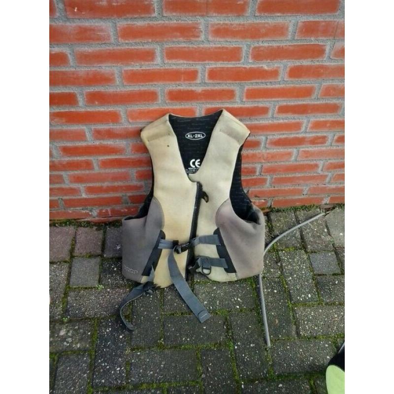 Reddingsvest   Besto Racingbelt Econ maat XL 70++Kg. 3 stuks beschikbaar. 