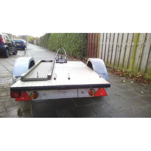 ***2 STALEN RIJPLATEN***   Te koop aangeboden 2 stalen RIJPLATEN te gebruiken voor diverse doeleinden 250cm lang 