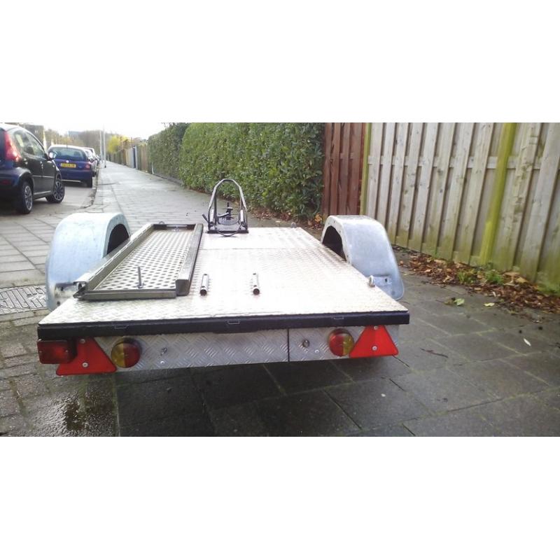 ***2 STALEN RIJPLATEN***   Te koop aangeboden 2 stalen RIJPLATEN te gebruiken voor diverse doeleinden 250cm lang 
