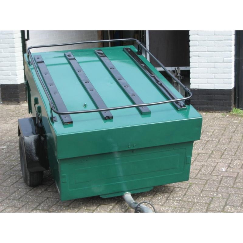 schamel aanhangwagen   schamel aanhanger van het merk Pijnappel. laadbak 186 x 350 cm. lengte incl dissel 540 cm. zij 