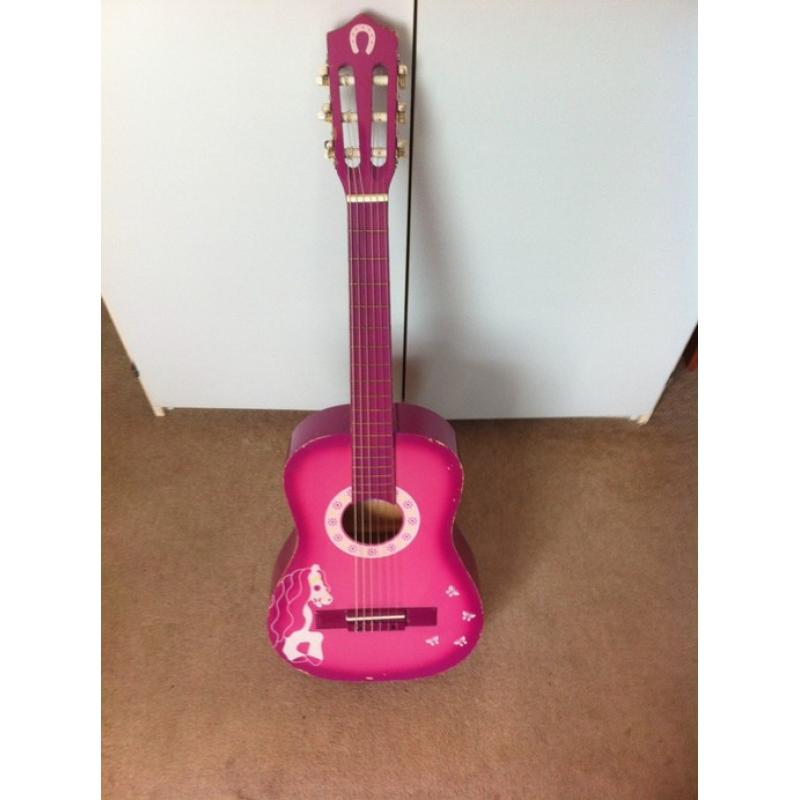 Te koop Akoestische gitaar Yamaha   Te koop acoestische gitaar v/h merk Yamaha, met draagkoffertas en stemapparaat v/h merk Korg AT-2, 