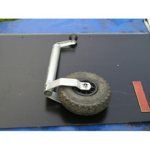 Te koop aanhanger voor motor/quad  Te koop goede aanhanger voor quad of motor! Ijzer onderstel met RvS bovenstel! Verlichting helemaal 