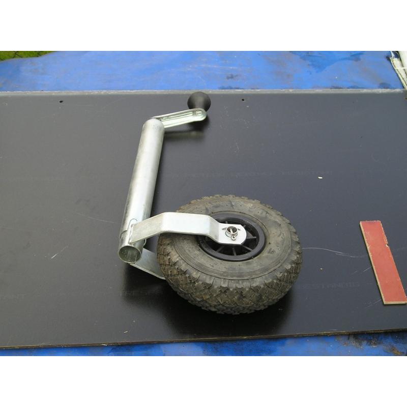 Te koop aanhanger voor motor/quad  Te koop goede aanhanger voor quad of motor! Ijzer onderstel met RvS bovenstel! Verlichting helemaal 