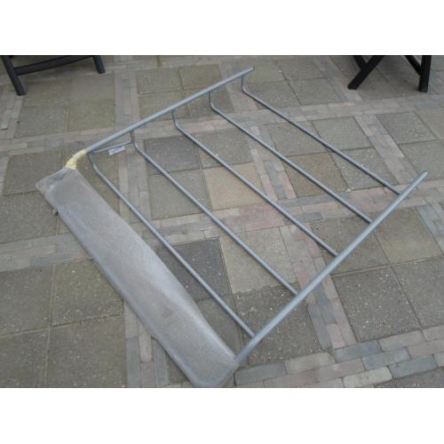 1 assige zelfbouwaanhanger   1 assige zelfbouwaanhanger met bladveer. De aanhanger is ongeremd en heeft een afmeting van 190 bij